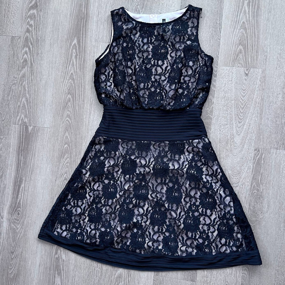 Julian Taylor New York Black Lace Dress w/ Pink Under Lining Size 6